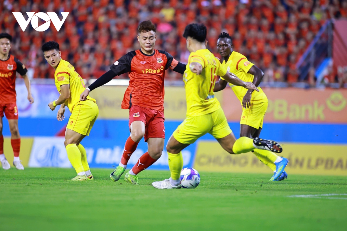 truc tiep ninh binh 3-0 pvf-cand Doi chu nha co them ban thang hinh anh 7