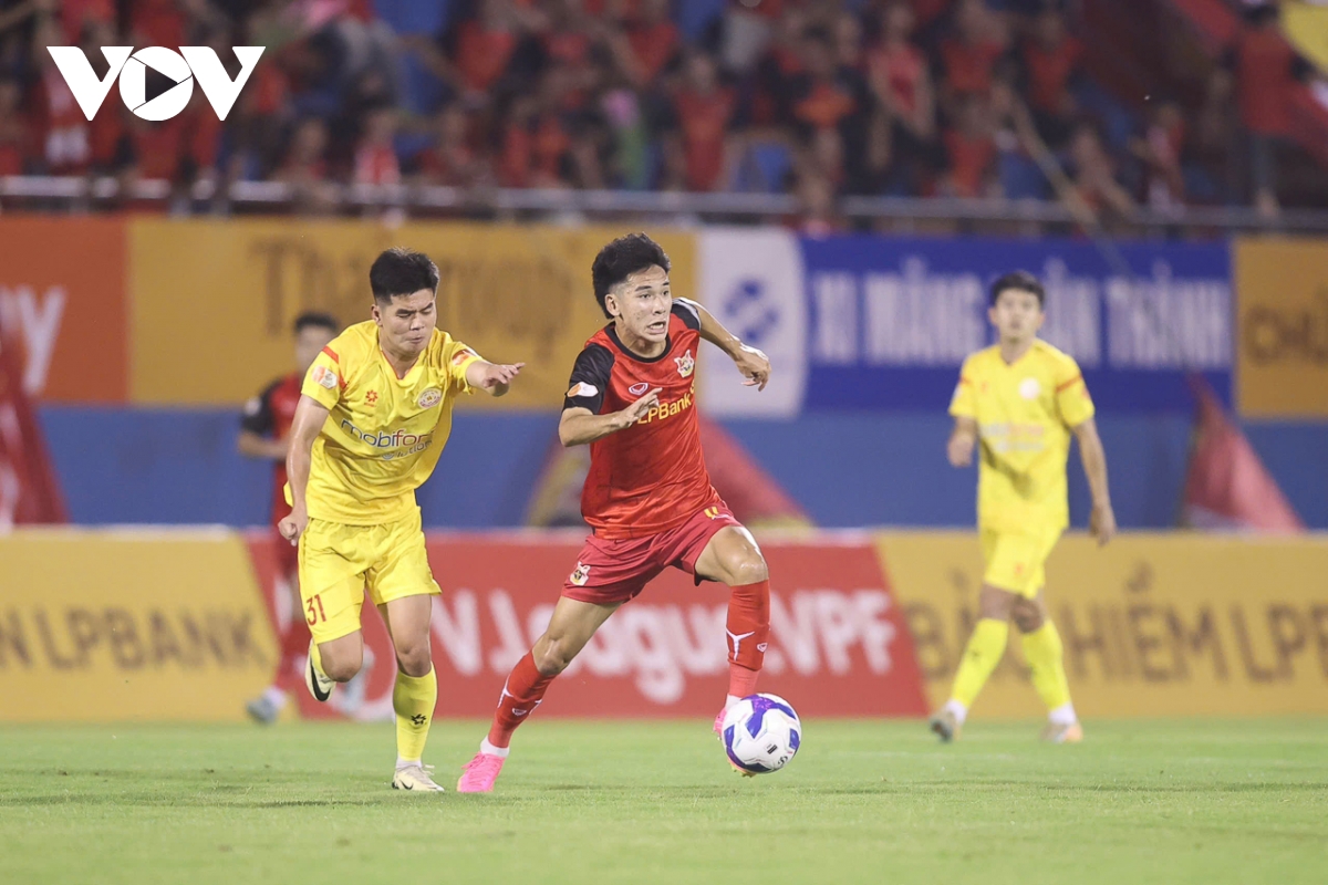 truc tiep ninh binh 3-0 pvf-cand Doi chu nha co them ban thang hinh anh 3