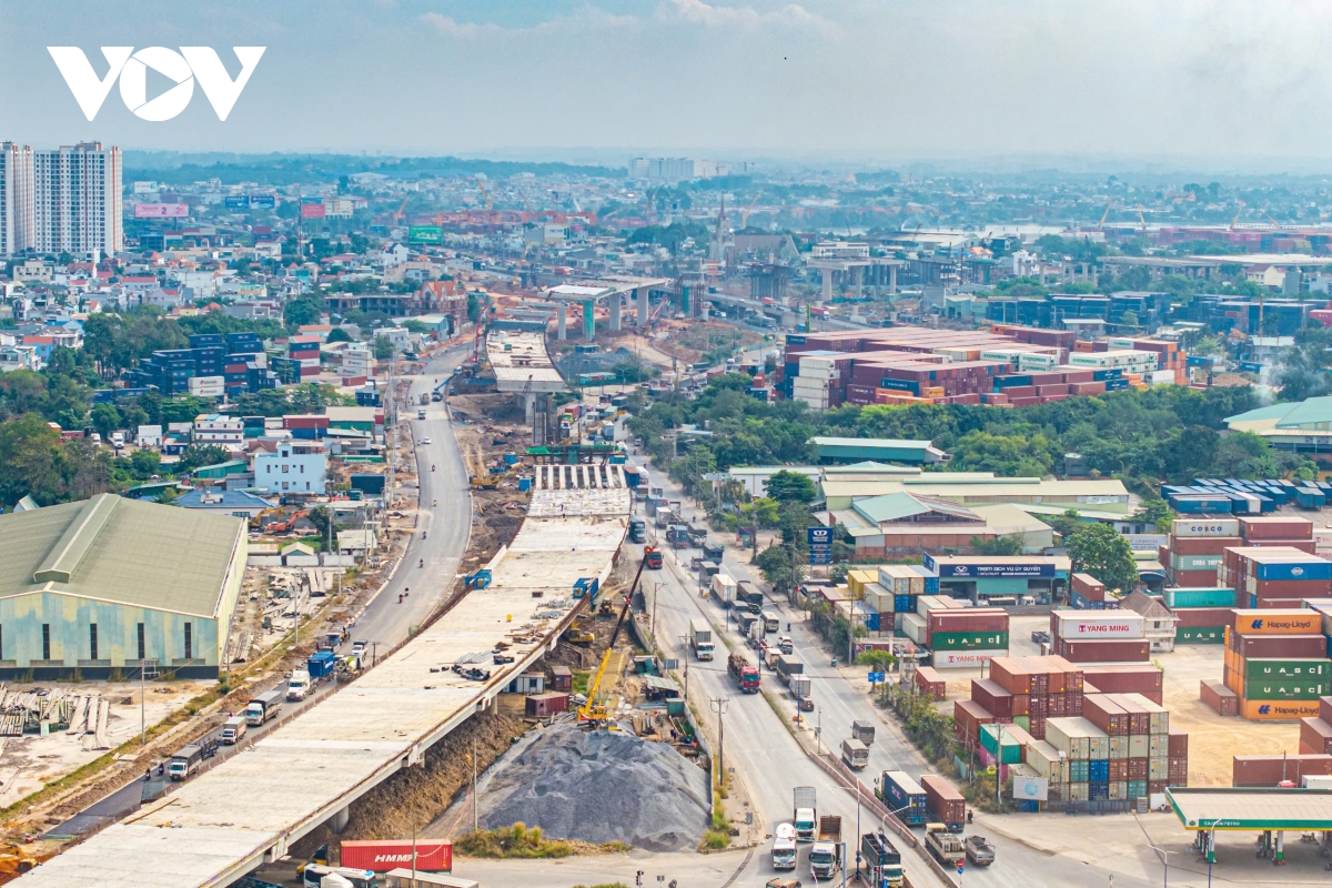 toan canh nut giao tan van lon nhat vanh dai 3 tp.hcm dang ve dich hinh anh 17