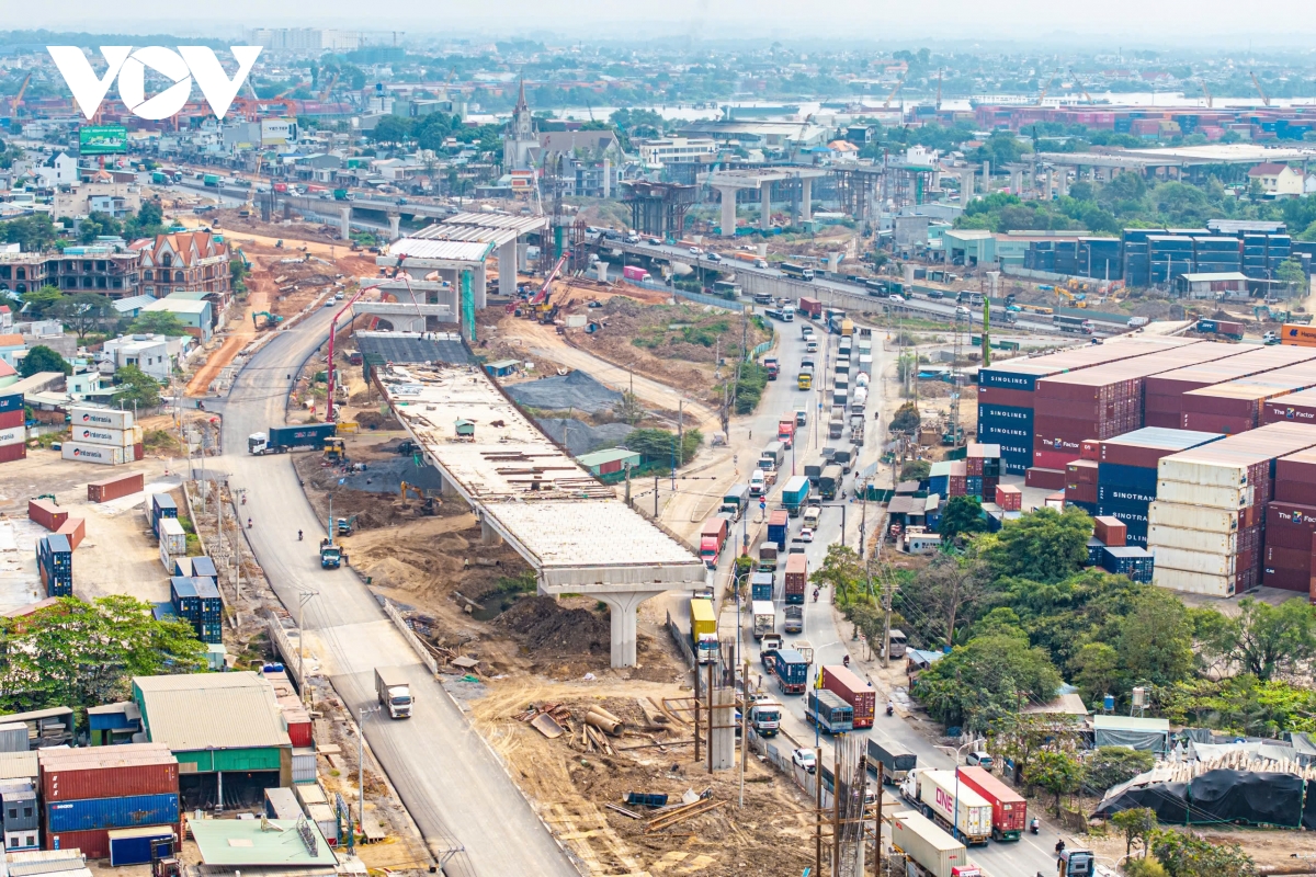 toan canh nut giao tan van lon nhat vanh dai 3 tp.hcm dang ve dich hinh anh 1