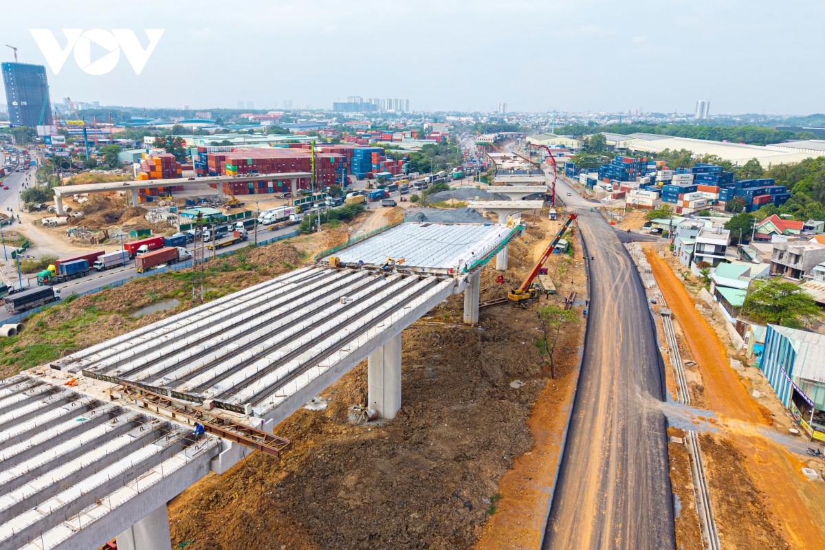 toan canh nut giao tan van lon nhat vanh dai 3 tp.hcm dang ve dich hinh anh 4