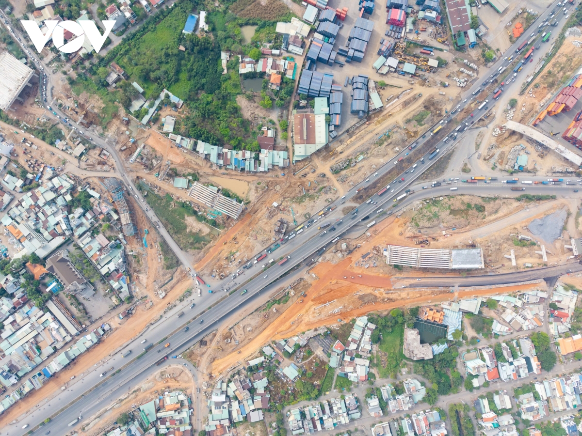 toan canh nut giao tan van lon nhat vanh dai 3 tp.hcm dang ve dich hinh anh 2