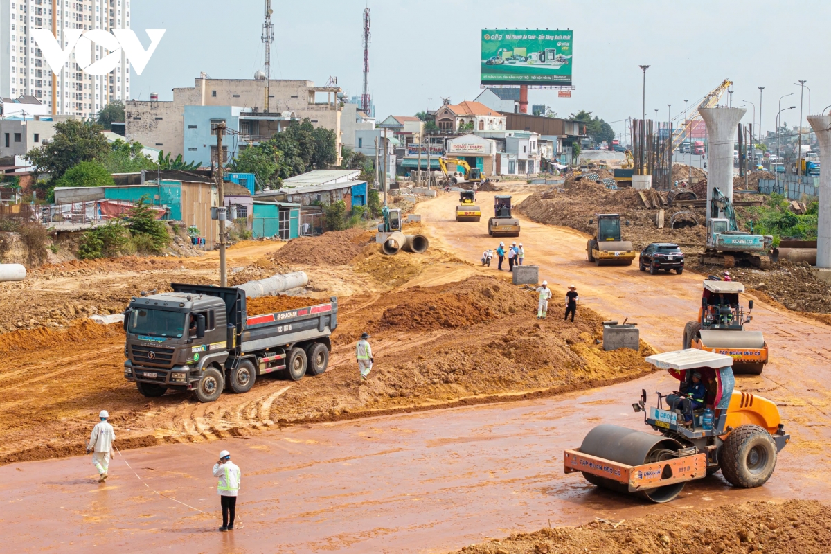 toan canh nut giao tan van lon nhat vanh dai 3 tp.hcm dang ve dich hinh anh 9