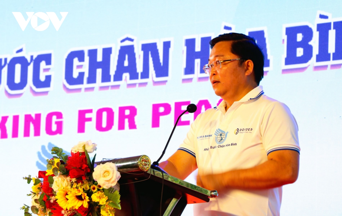 hon 600 nguoi di bo nhung buoc chan hoa binh o Da nang hinh anh 5