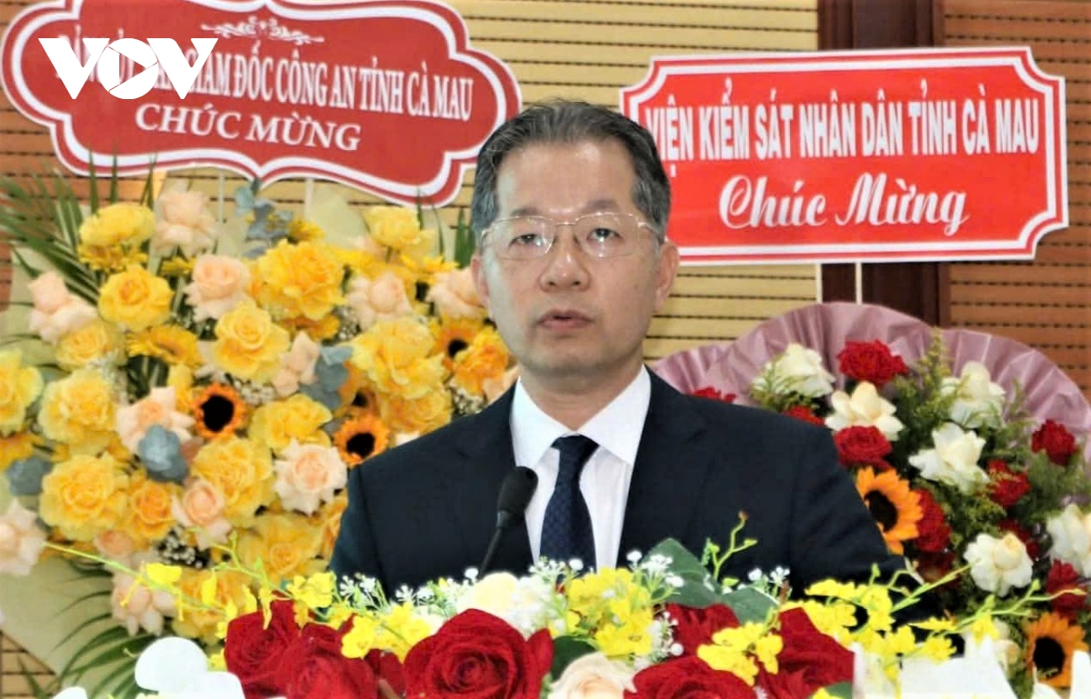 Ong vo ke nghiep giu chuc chanh an tand tinh ca mau hinh anh 2