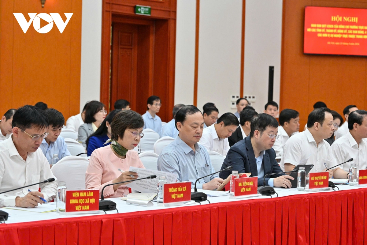 Ong tran cam tu khan truong hoan thien sap xep to dan pho, thon, xom hinh anh 3