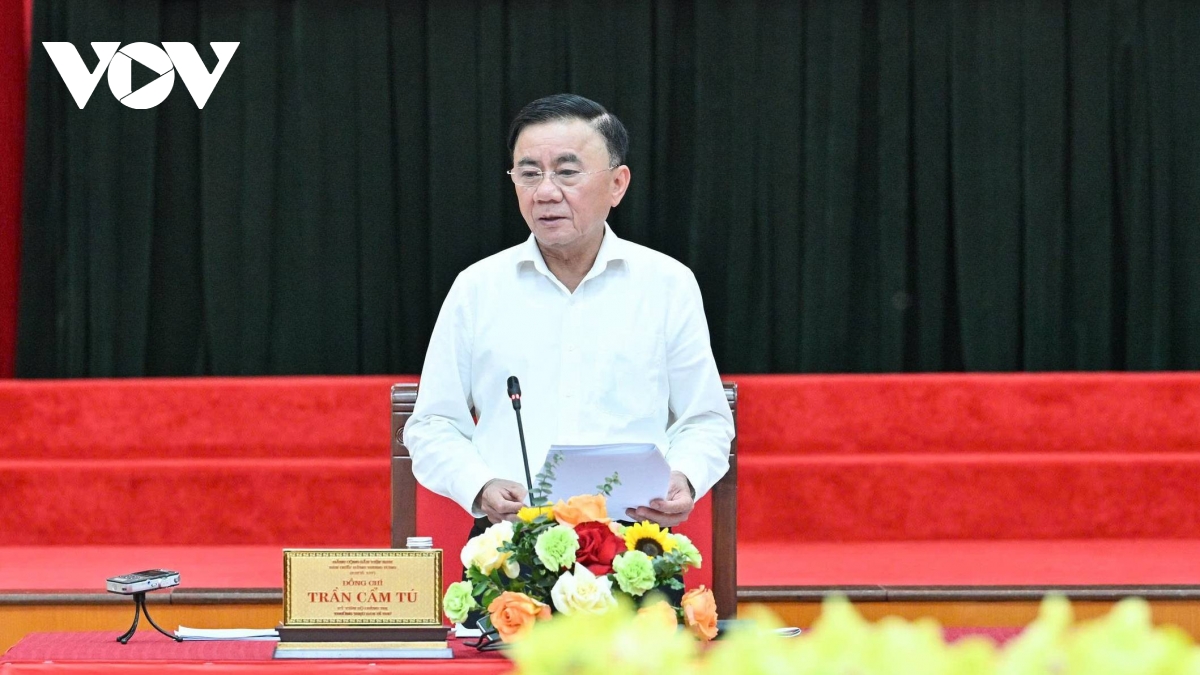 Ong tran cam tu khan truong hoan thien sap xep to dan pho, thon, xom hinh anh 2