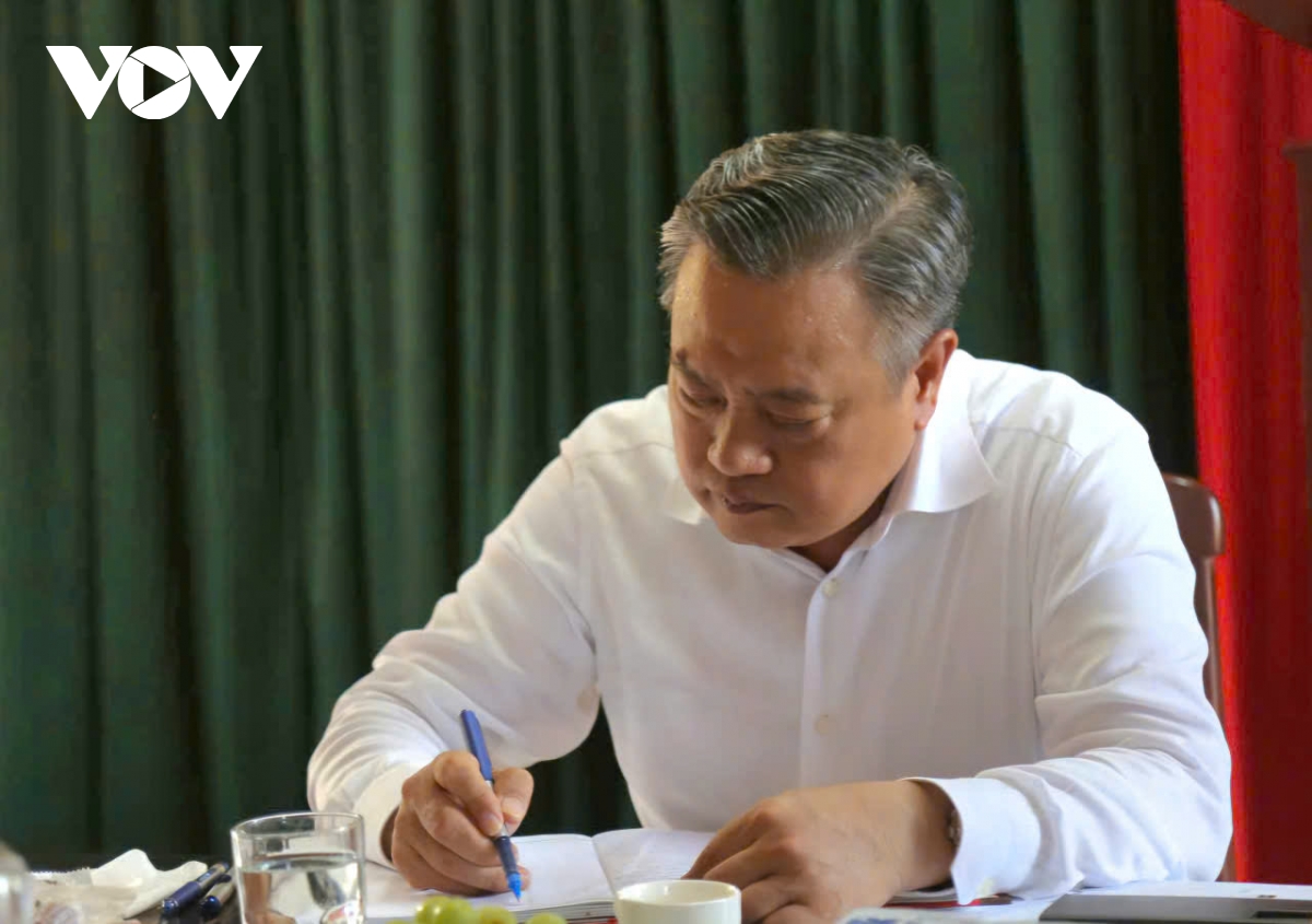 Ong tran sy thanh dang huong tai di tich ban kiem tra khu uy khu 5 hinh anh 3