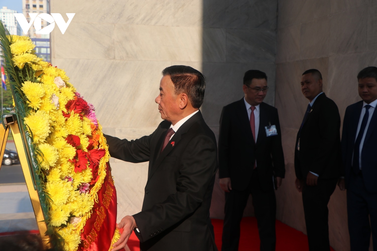 thuong truc ban bi thu tran cam tu dat vong hoa tai Dai Doc lap campuchia hinh anh 1