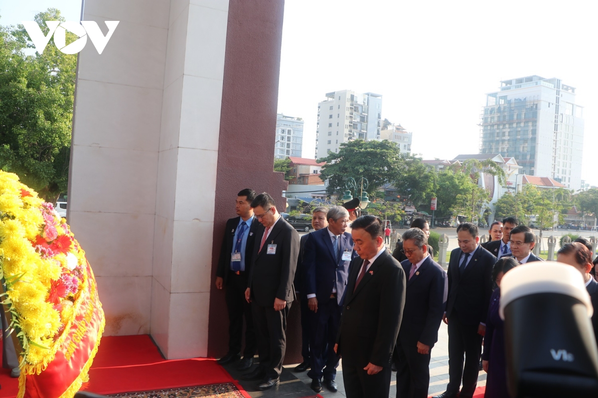 thuong truc ban bi thu tran cam tu dat vong hoa tai Dai Doc lap campuchia hinh anh 3