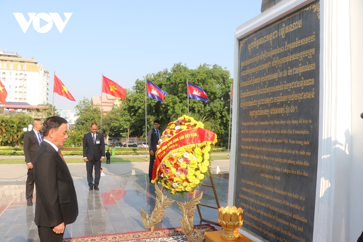 thuong truc ban bi thu tran cam tu dat vong hoa tai Dai Doc lap campuchia hinh anh 4