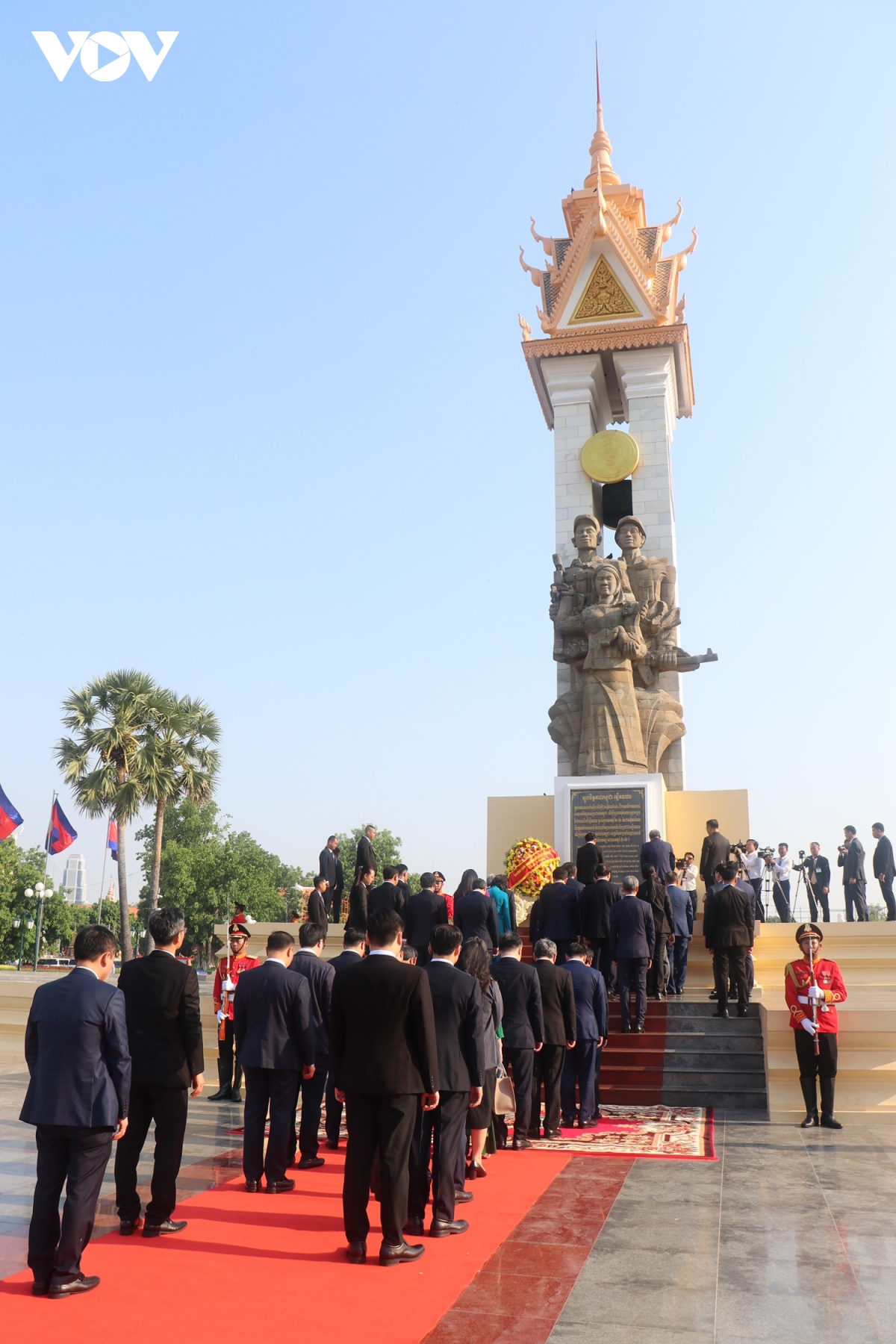 thuong truc ban bi thu tran cam tu dat vong hoa tai Dai Doc lap campuchia hinh anh 5