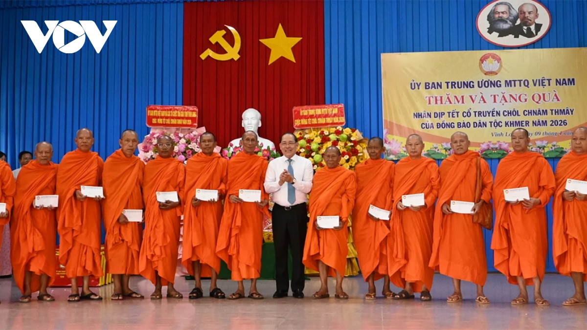 pho chu tich Uy ban trung uong mttq chuc tet chol chnam thmay o vinh long hinh anh 2