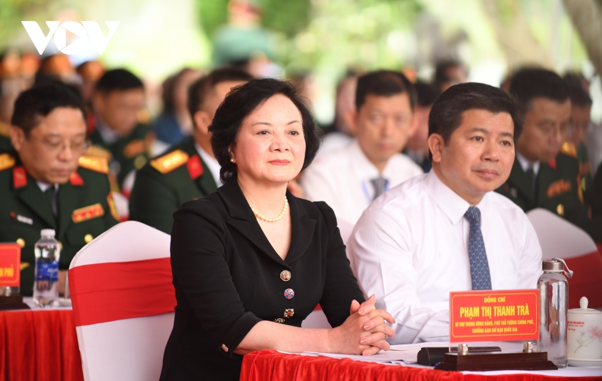 no luc 500 ngay dem quy tap hang nghin hai cot liet si hinh anh 1