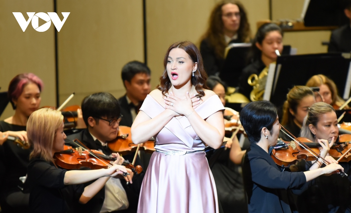 tong bi thu, chu tich nuoc to lam va thu tuong slovakia thuong thuc hoa nhac tai ha noi hinh anh 5