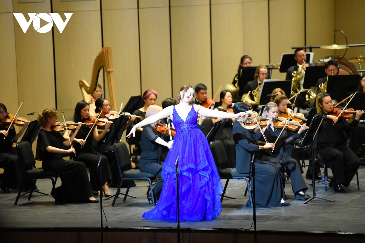 tong bi thu, chu tich nuoc to lam va thu tuong slovakia thuong thuc hoa nhac tai ha noi hinh anh 8