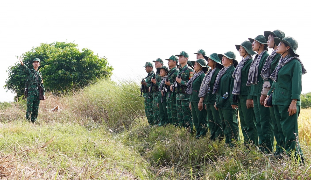 phu nu vung bien an giang tham gia bao ve chu quyen an ninh bien gioi hinh anh 1