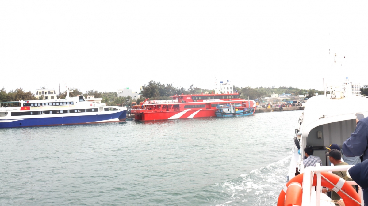 Dac khu phu quy tang toc phat trien, thao diem nghen ha tang giao thong hinh anh 3