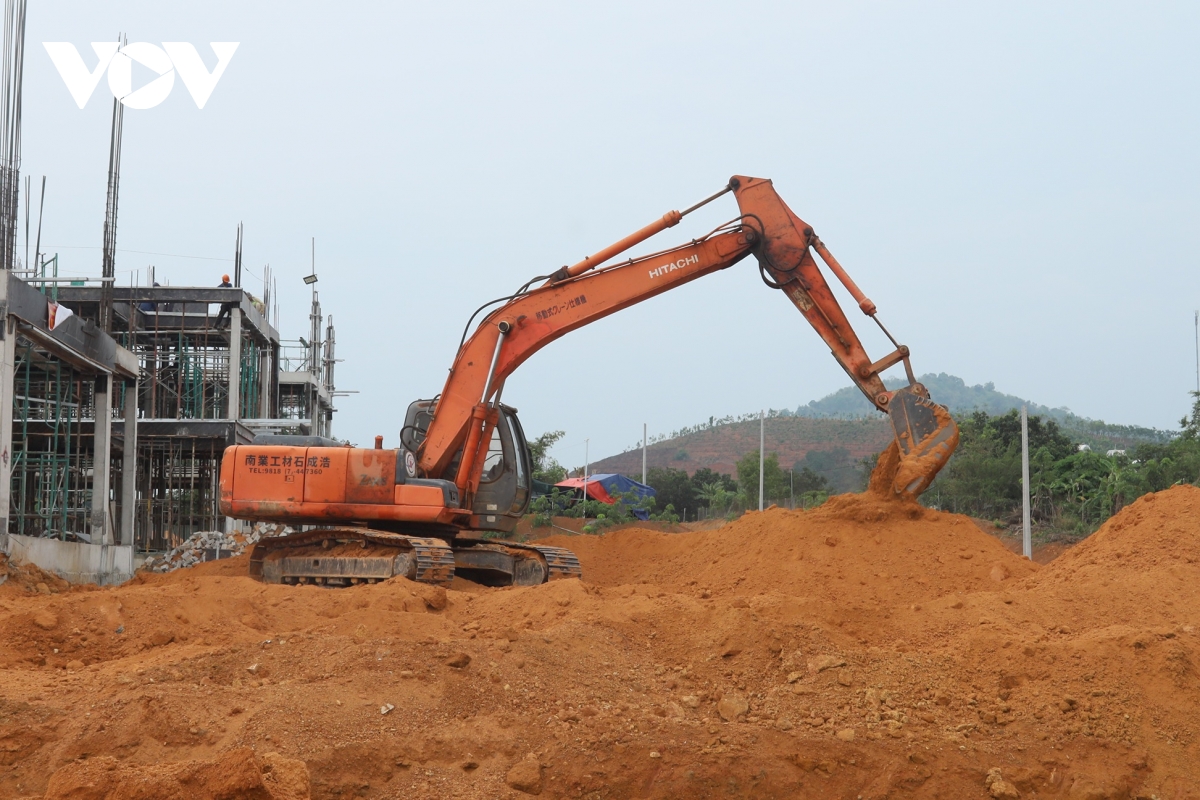 xuyen le xay dung truong noi bien gioi quang ngai hinh anh 7