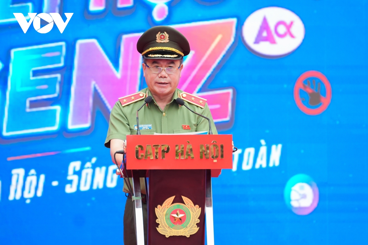 giam doc cong an ha noi canh bao nhung cam bay voi hoc sinh hinh anh 1