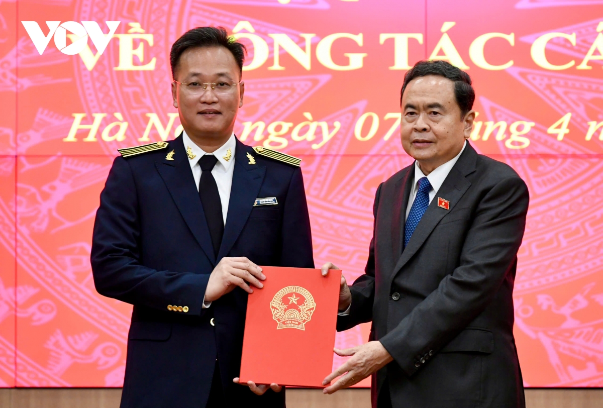 trao nghi quyet cua quoc hoi bau ong nguyen huu nghia giu chuc tong kiem toan nn hinh anh 3