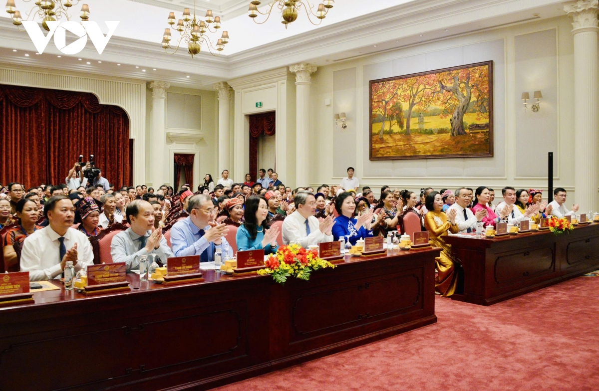 tong bi thu, chu tich nuoc to lam gap mat dai bieu dan toc tieu bieu hinh anh 1