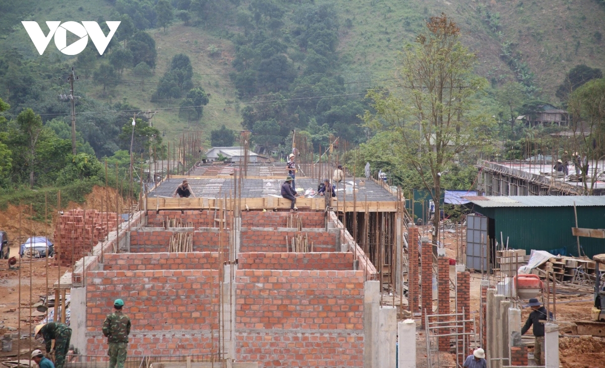 quang tri phan dau hoan thanh truong noi tru vung bien phuc vu nam hoc moi hinh anh 1