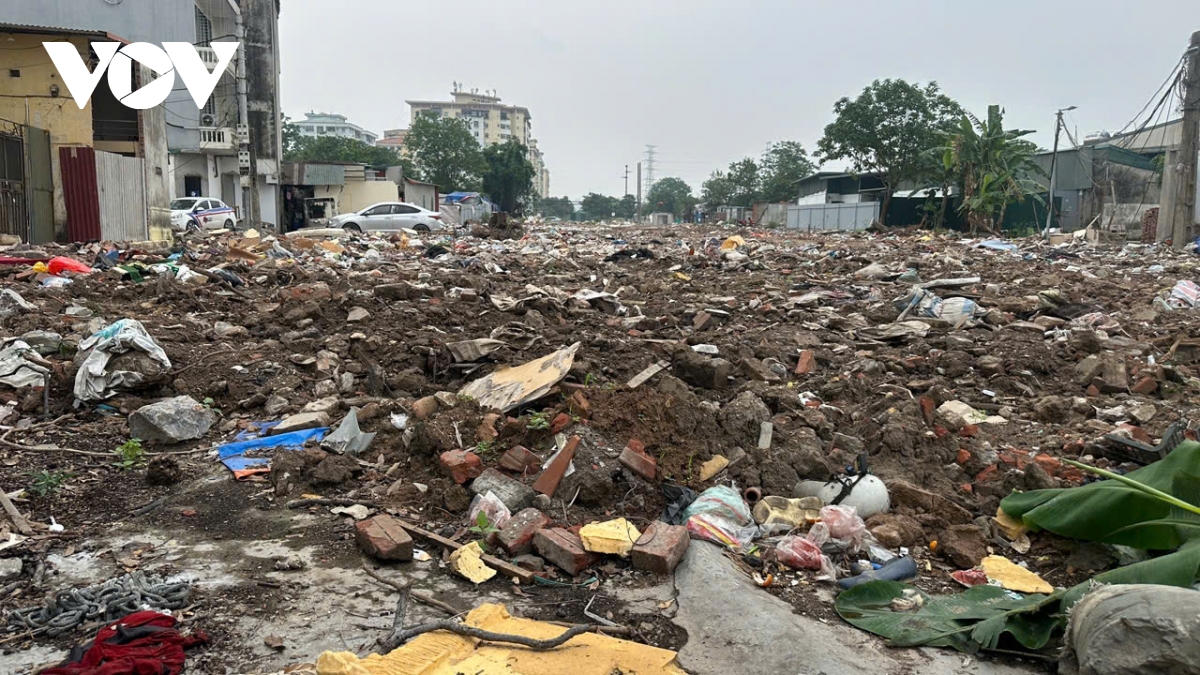 Duong Dong tau bien thanh bai rac tu phat sau giai phong mat bang hinh anh 1