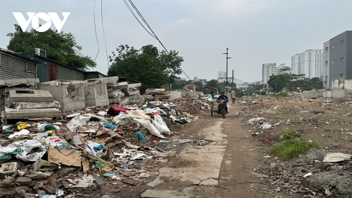 Duong Dong tau bien thanh bai rac tu phat sau giai phong mat bang hinh anh 7