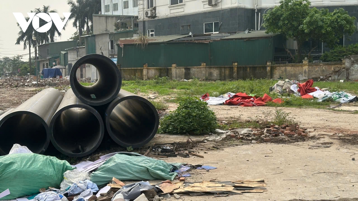 Duong Dong tau bien thanh bai rac tu phat sau giai phong mat bang hinh anh 4