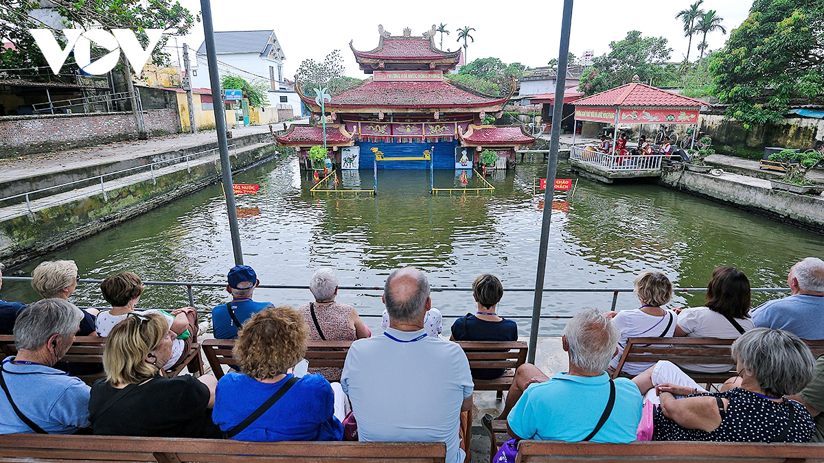 nhoc nhan giu lua phuong roi nuoc hong phong khi thuy dinh lang song hinh anh 5