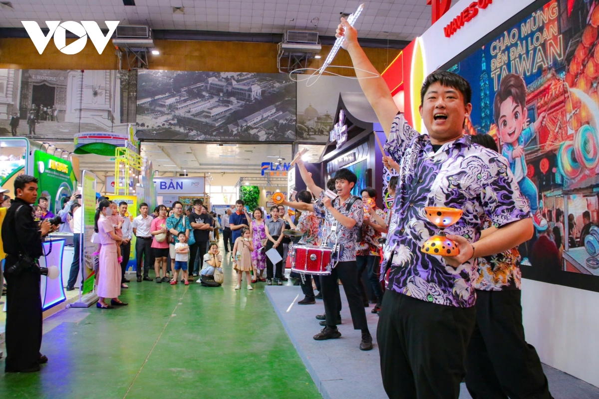 du khach do ve hoi cho du lich vitm 2026 trong ngay cuoi tuan hinh anh 15