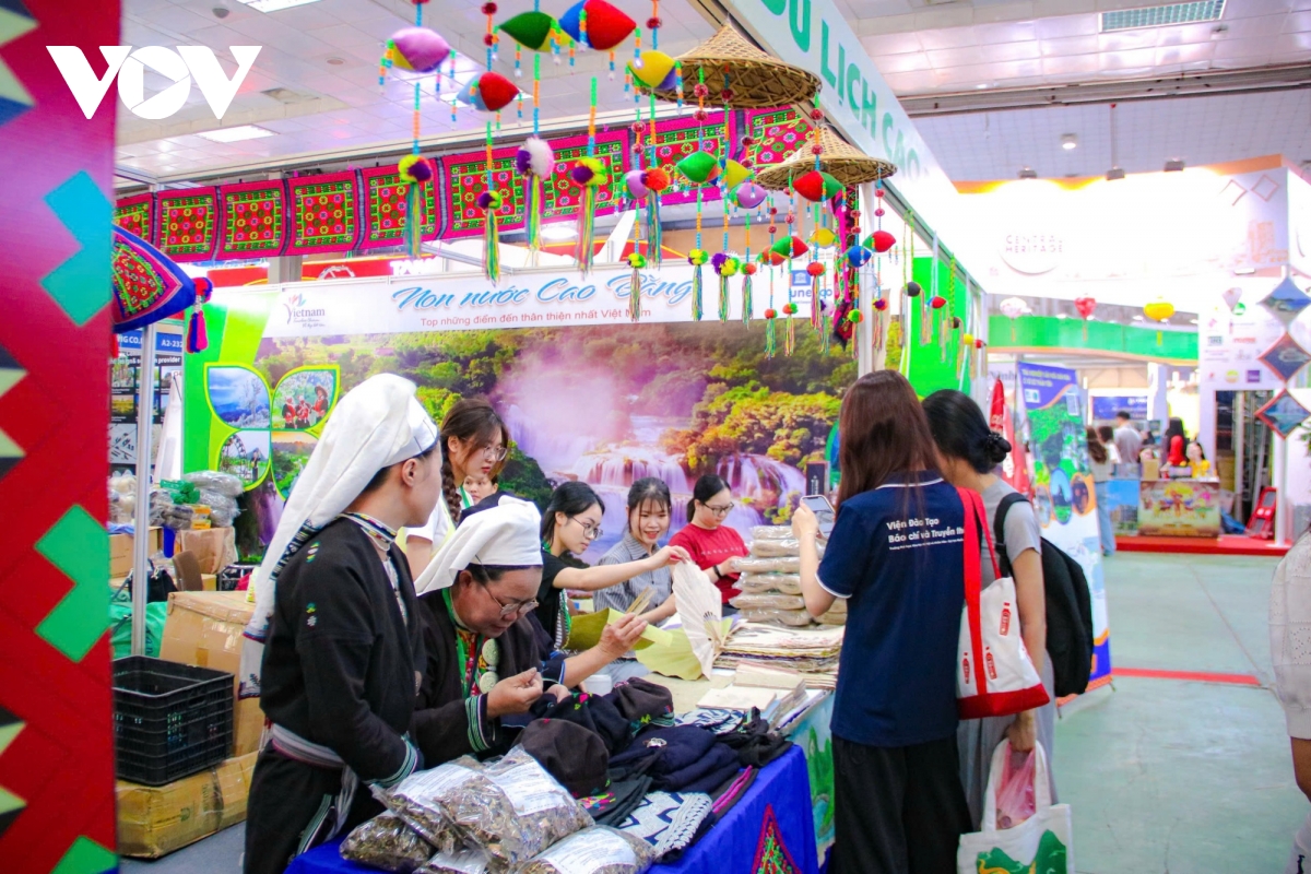 du khach do ve hoi cho du lich vitm 2026 trong ngay cuoi tuan hinh anh 11