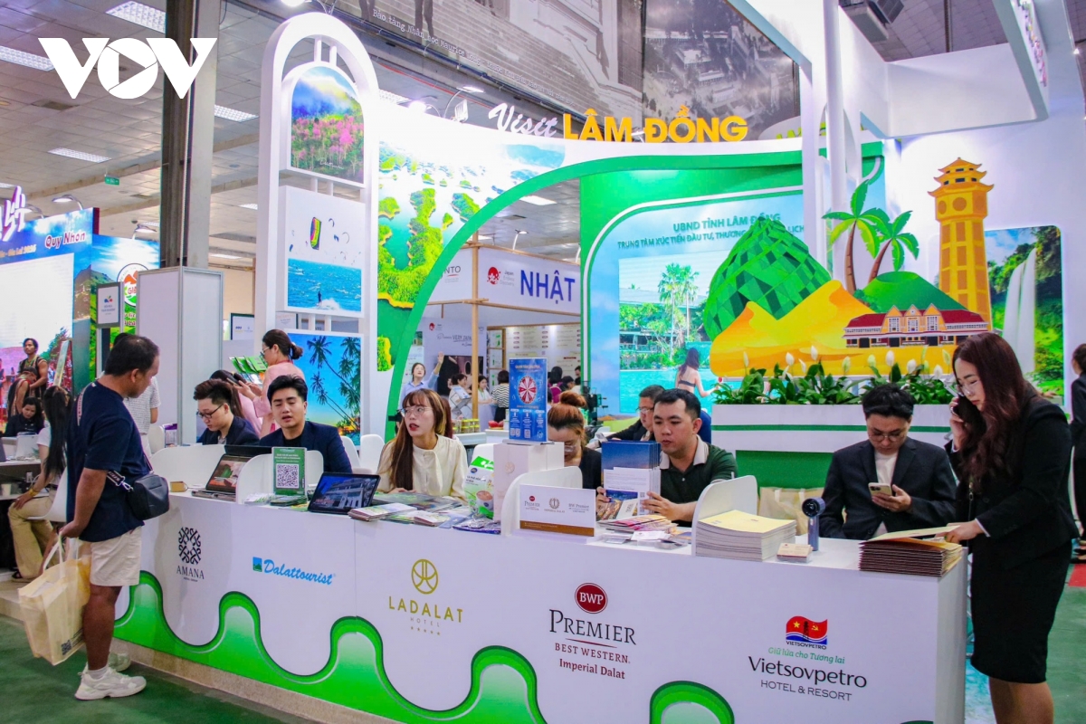 du khach do ve hoi cho du lich vitm 2026 trong ngay cuoi tuan hinh anh 5