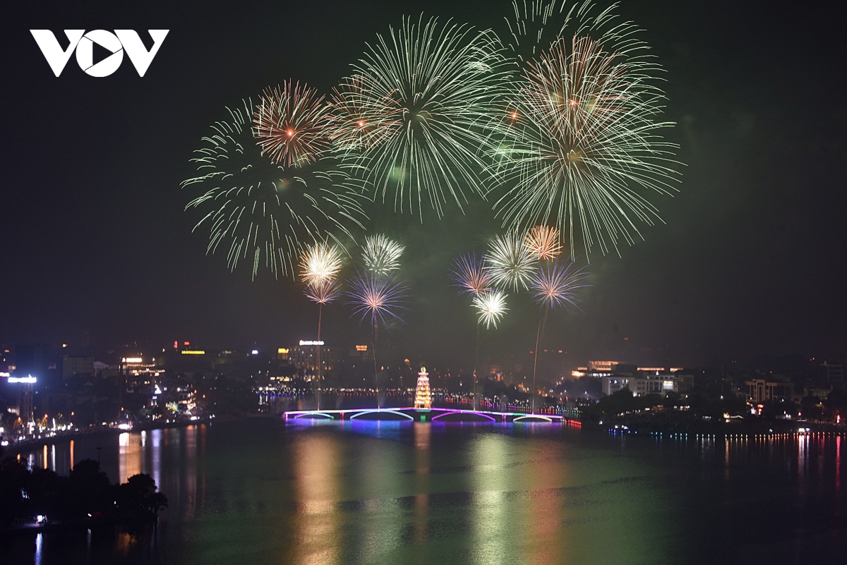 Mãn nhãn màn pháo hoa tại Việt Trì dịp Giỗ Tổ Hùng Vương 2026