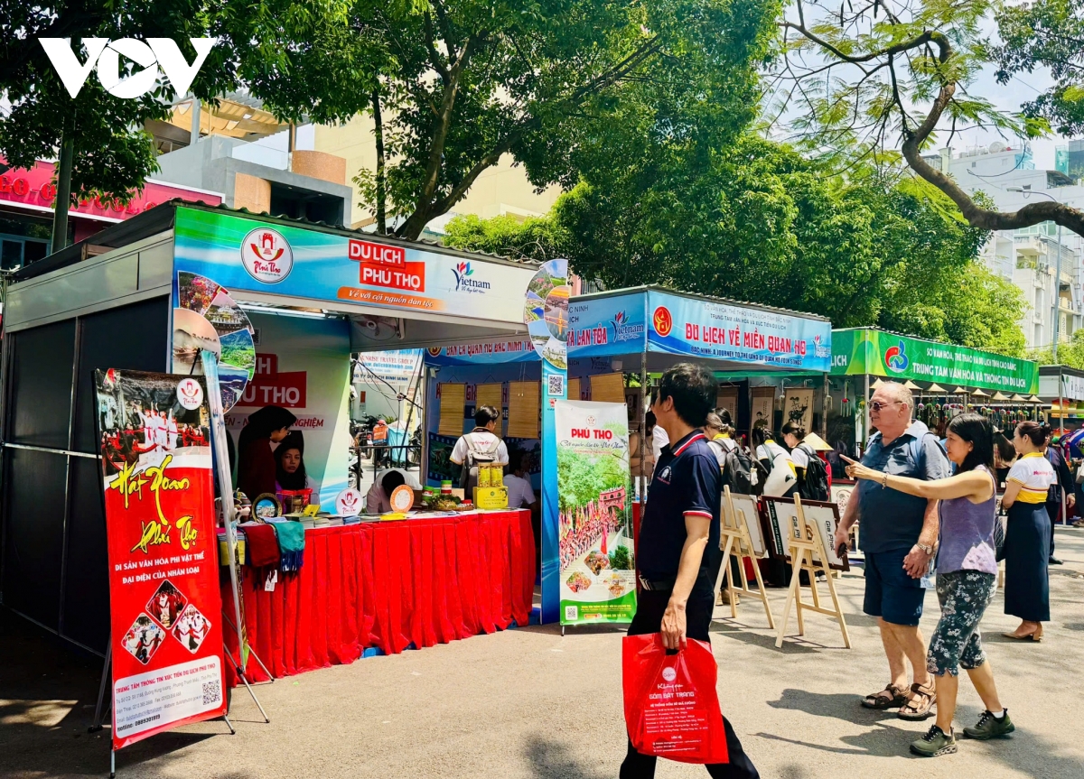 ron rang sac mau van hoa cac vung mien tai ngay hoi du lich tp.hcm 2026 hinh anh 5