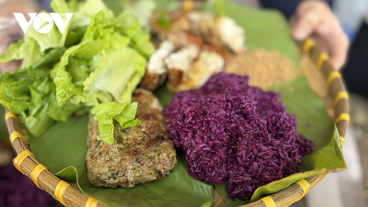 kham pha phien cho vung cao sac mau lai chau giua long ha noi hinh anh 5