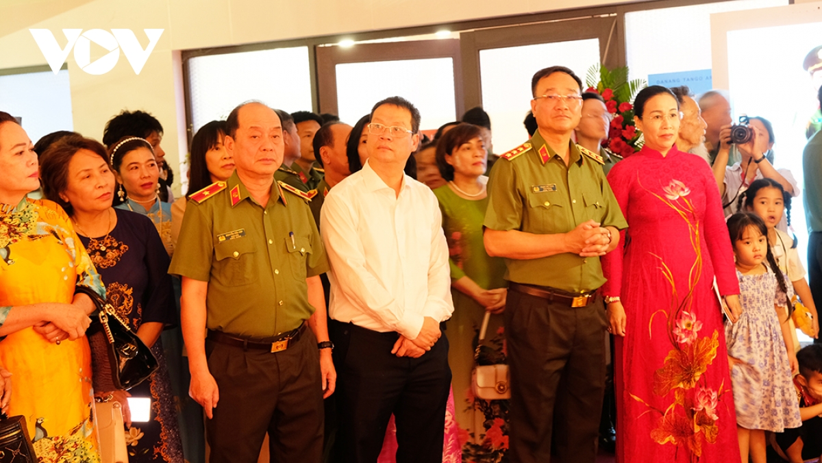 bo cong an khai mac gala to quoc binh yen tai Da nang hinh anh 4