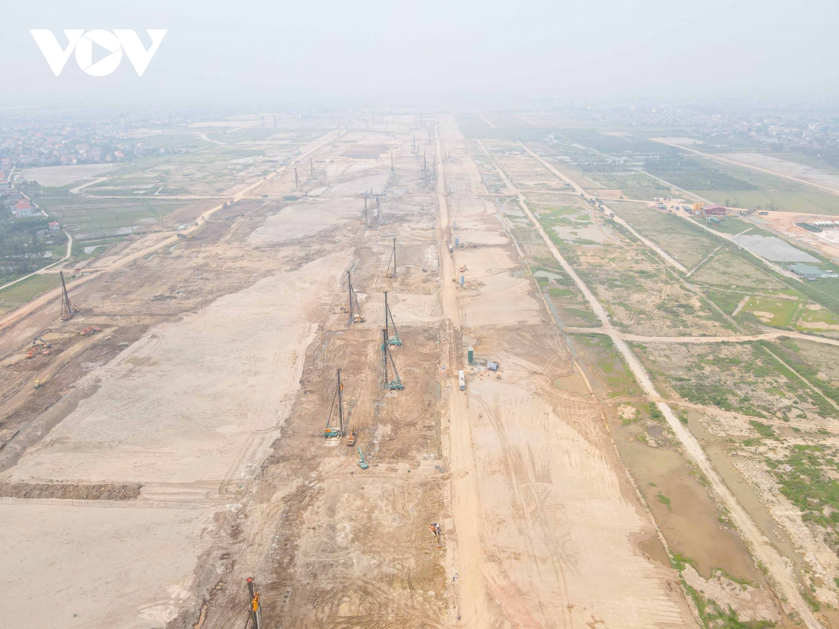 can canh hien trang dai cong truong du an san bay gia binh o bac ninh hinh anh 1