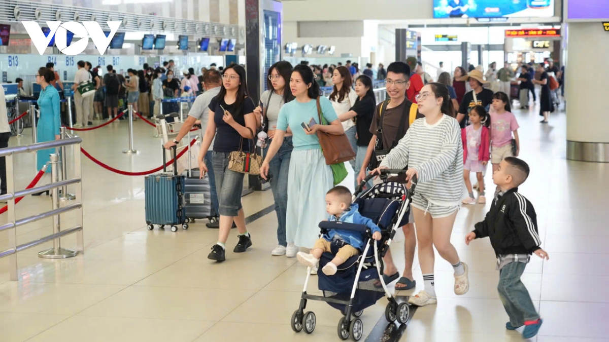 gan 113.000 khach do ve noi bai ngay cao diem truoc ky nghi le 30 4 hinh anh 10