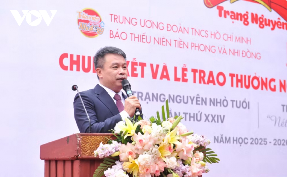 348 thi sinh tren ca nuoc ve van mieu quoc tu giam thi trang nguyen hinh anh 5