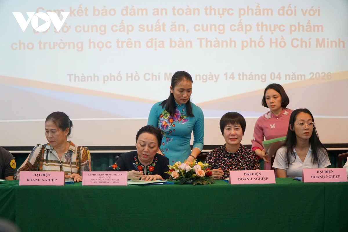thuc pham hoc duong nong , tp.hcm ky ket tang rang buoc trach nhiem hinh anh 2