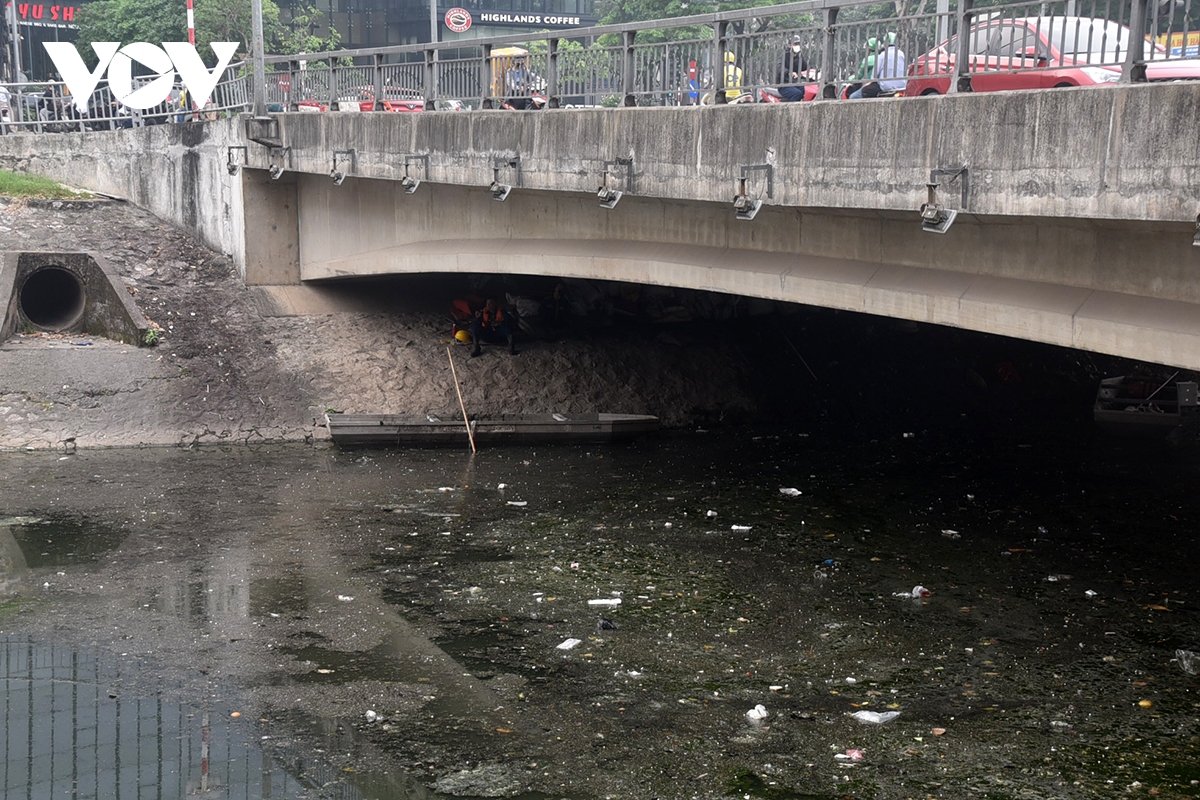 nuoc song to lich noi bot trang duoi dap cau quang O nhiem hay binh thuong hinh anh 8