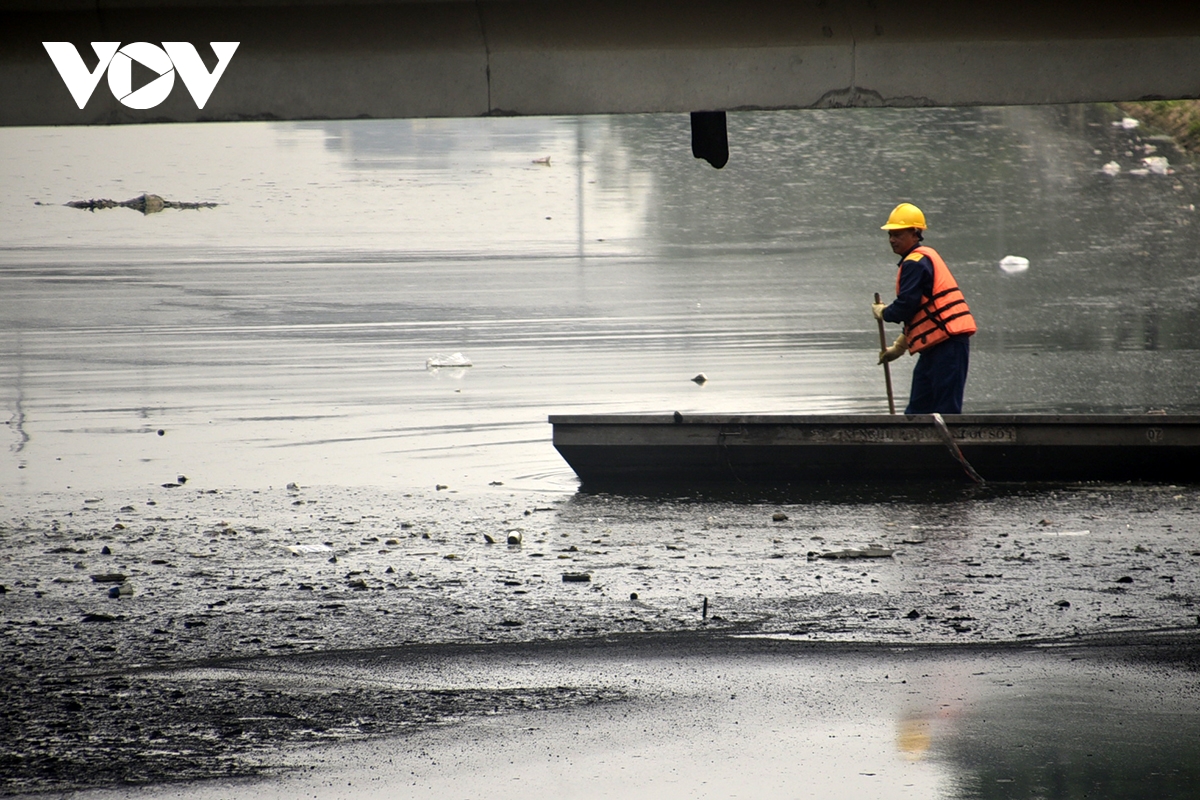 nuoc song to lich noi bot trang duoi dap cau quang O nhiem hay binh thuong hinh anh 9