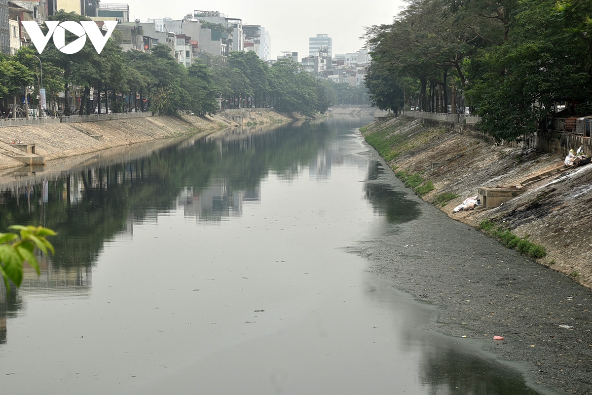 nuoc song to lich noi bot trang duoi dap cau quang O nhiem hay binh thuong hinh anh 11