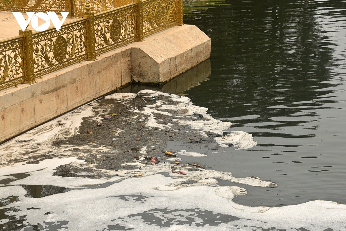 nuoc song to lich noi bot trang duoi dap cau quang O nhiem hay binh thuong hinh anh 16