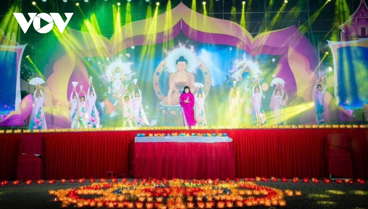 special art programme in xiengkhouang honours vietnam-laos friendship picture 2