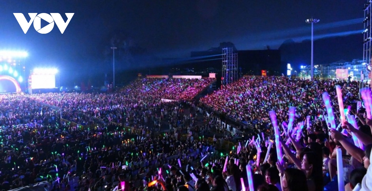 spectacular performances open 17th national radio festival in quang ninh picture 11