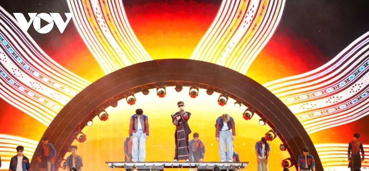spectacular performances open 17th national radio festival in quang ninh picture 5