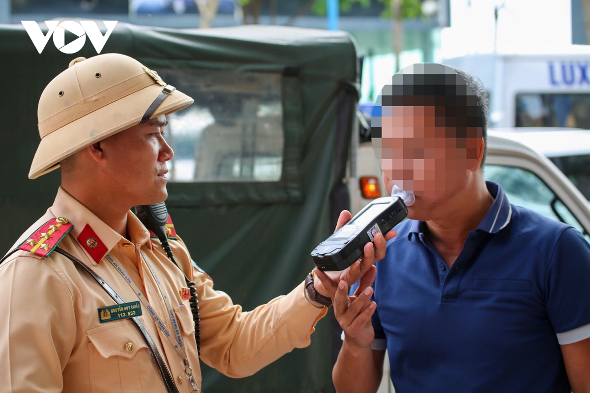 ngay dau nghi le 30 4 - 1 5 tai nan giam sau, xu ly hon 13.000 truong hop vi pham hinh anh 1